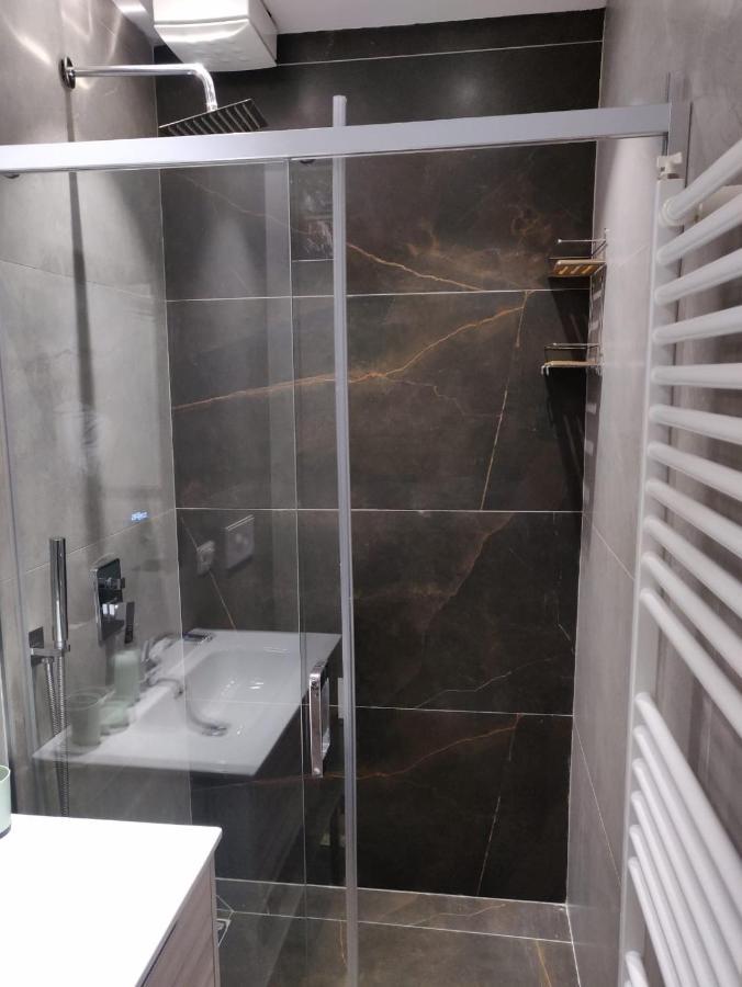 E&A Apartments Guesthouse Дуррес Екстер'єр фото